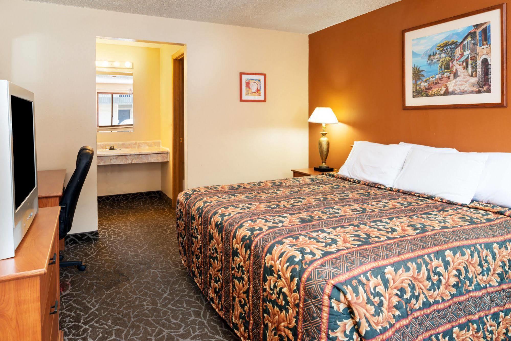 Howard Johnson By Wyndham Spokane Exterior foto